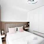 Soni Luxury 321 Plaza With Free Private Parking & Self Check-in Apartament *
