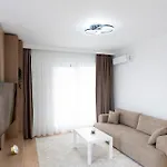 Apartament Soni Luxury 321 Plaza With Free Private Parking & Self Check-in *