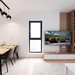 Soni Luxury 321 Plaza With Free Private Parking & Self Check-in * Bukareszt