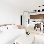 Apartament Soni Luxury 321 Plaza With Free Private Parking & Self Check-in