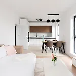 Soni Luxury 321 Plaza With Free Private Parking & Self Check-in Apartament *