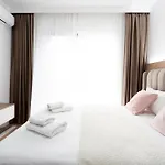 Soni Luxury 321 Plaza With Free Private Parking & Self Check-in Apartman *