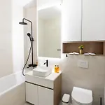 Soni Luxury 321 Plaza With Free Private Parking & Self Check-in Apartament Bukareszt