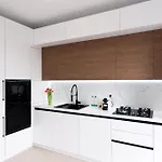 Soni Luxury 321 Plaza With Free Private Parking & Self Check-in *