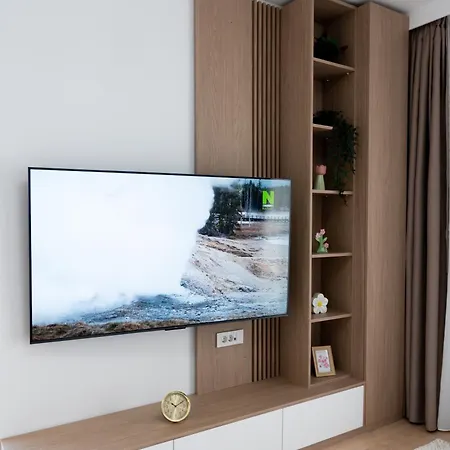 Soni Luxury 321 Plaza With Free Private Parking & Self Check-in דירה בוקרשט