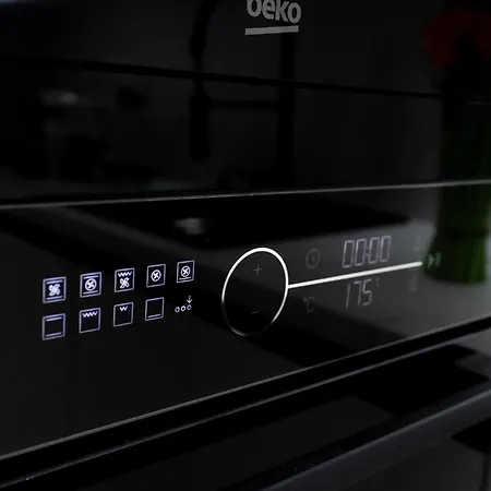 Апартаменти Soni Luxury 321 Plaza With Free Private Parking & Self Check-in Бухарест