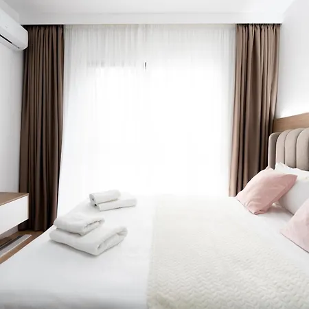 Soni Luxury 321 Plaza With Free Private Parking & Self Check-in דירה *