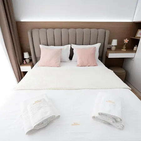 דירה Soni Luxury 321 Plaza With Free Private Parking & Self Check-in