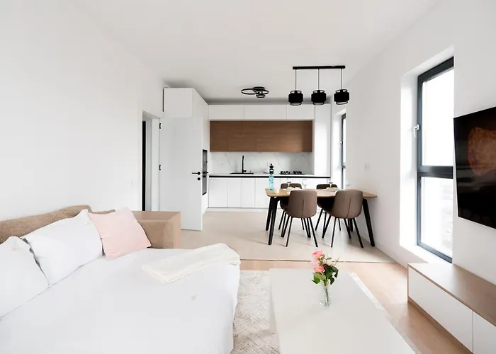 Soni Luxury 321 Plaza With Free Private Parking & Self Check-in Апартаменти *