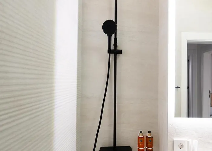 Soni Luxury 321 Plaza With Free Private Parking & Self Check-in ブカレスト