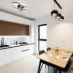 Soni Luxury 321 Plaza With Free Private Parking & Self Check-in Lejlighed *