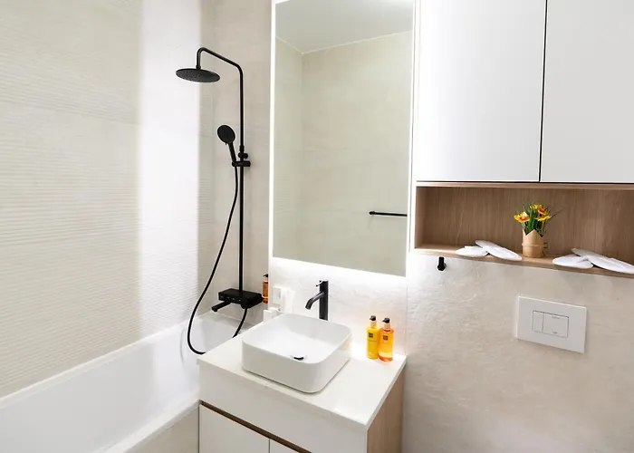 Soni Luxury 321 Plaza With Free Private Parking & Self Check-in 부쿠레슈티