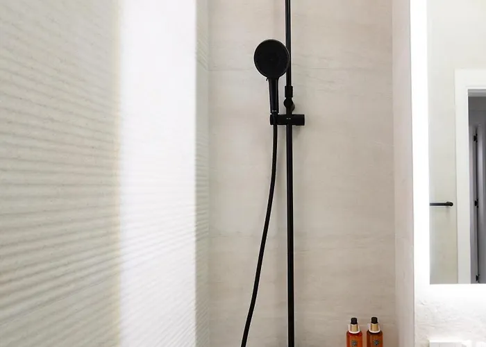 Soni Luxury 321 Plaza With Free Private Parking & Self Check-in 부쿠레슈티