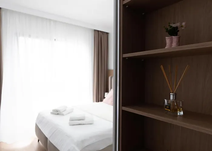 아파트 Soni Luxury 321 Plaza With Free Private Parking & Self Check-in 부쿠레슈티