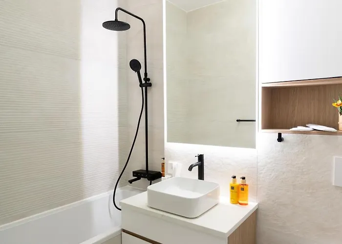 Soni Luxury 321 Plaza With Free Private Parking & Self Check-in 아파트 부쿠레슈티